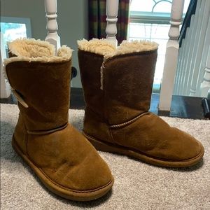 bearpaw brown fuzzy boots!